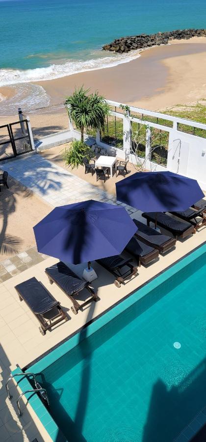 White Sand Villa - Beach Front Hikkaduwa Luaran gambar
