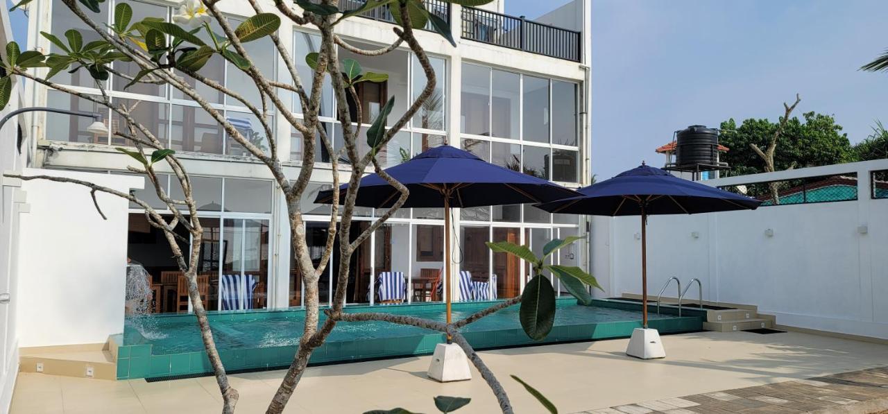 White Sand Villa - Beach Front Hikkaduwa Luaran gambar