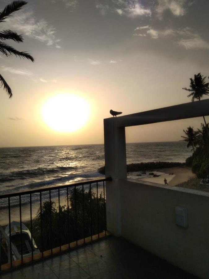 White Sand Villa - Beach Front Hikkaduwa Luaran gambar