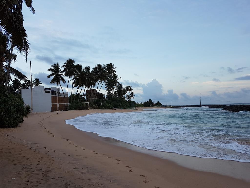 White Sand Villa - Beach Front Hikkaduwa Luaran gambar