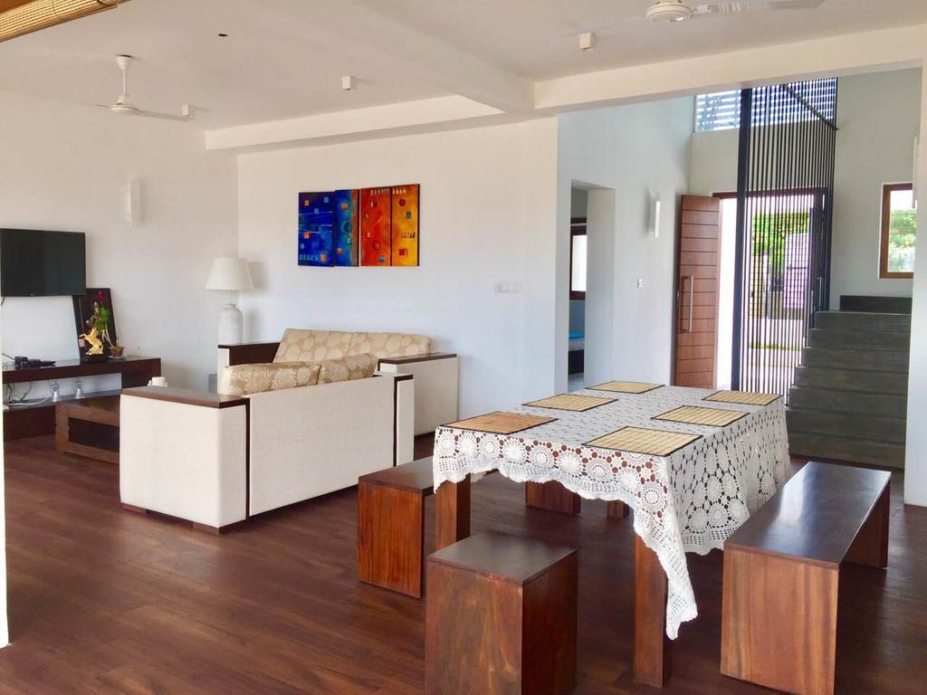 White Sand Villa - Beach Front Hikkaduwa Luaran gambar