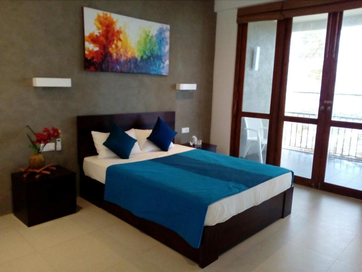 White Sand Villa - Beach Front Hikkaduwa Luaran gambar
