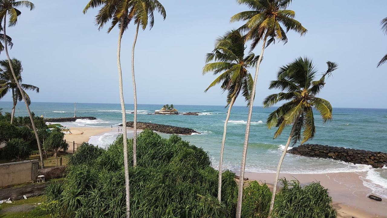 White Sand Villa - Beach Front Hikkaduwa Luaran gambar