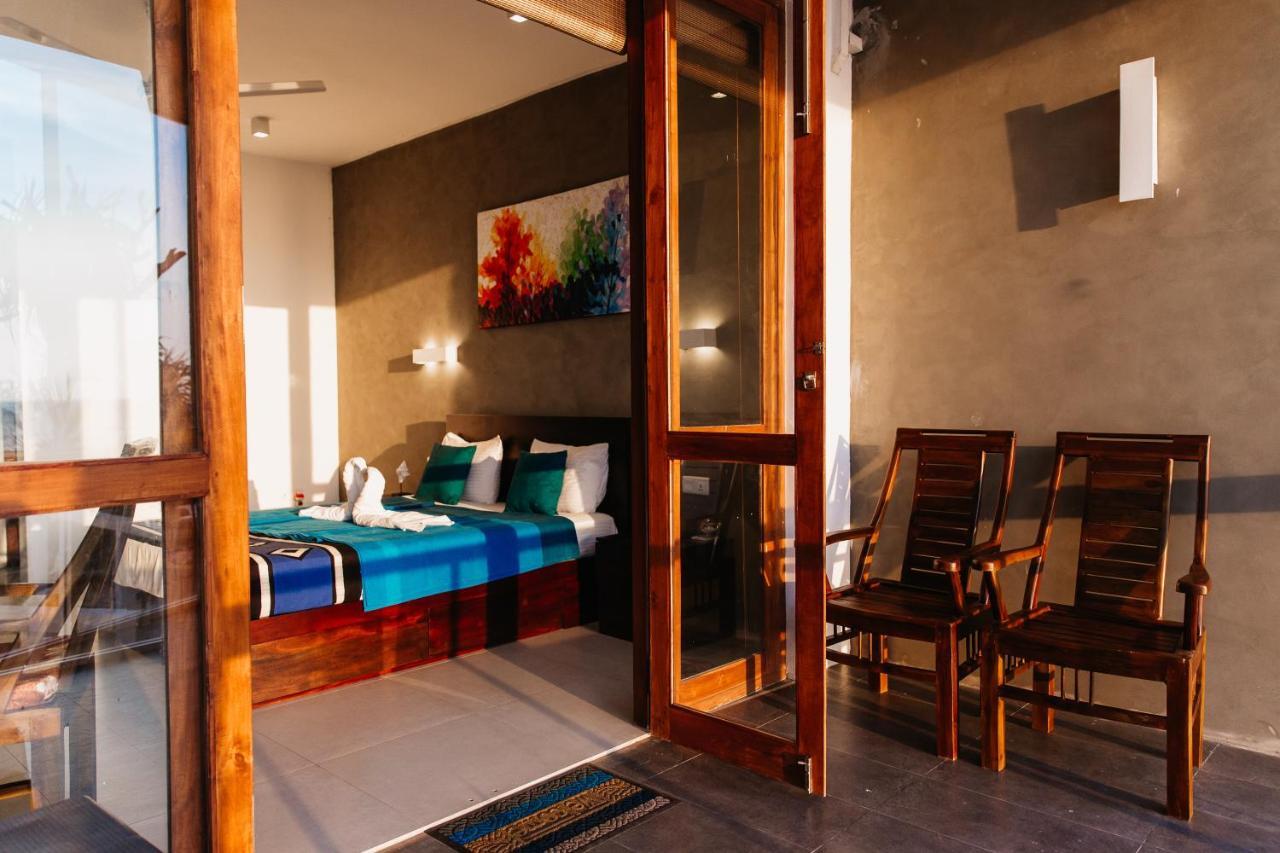 White Sand Villa - Beach Front Hikkaduwa Luaran gambar
